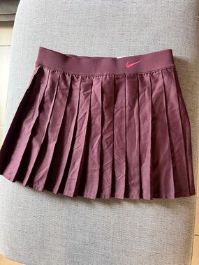Nike Big Girls' Sportswear Graphic Star Pleated Skirt Swoosh